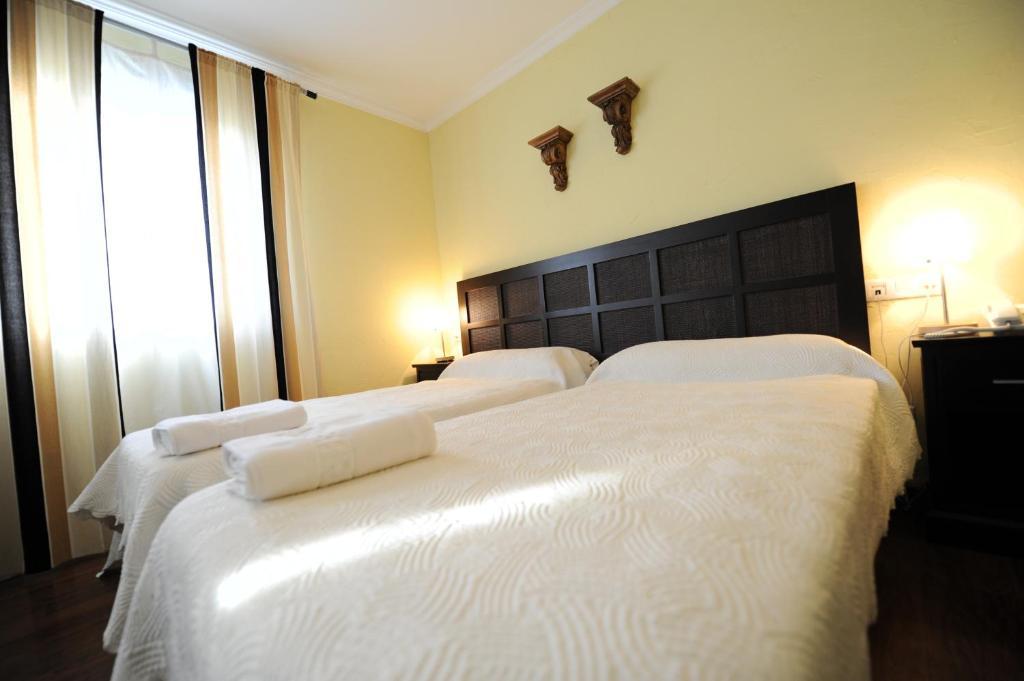 Hotel Montearoma Valverde del Camino Ruang foto